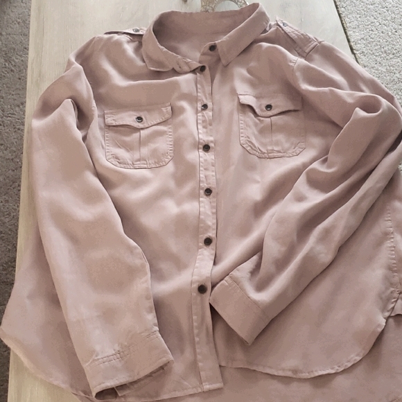 Universal Thread Tops - NWOT Universal Thread top